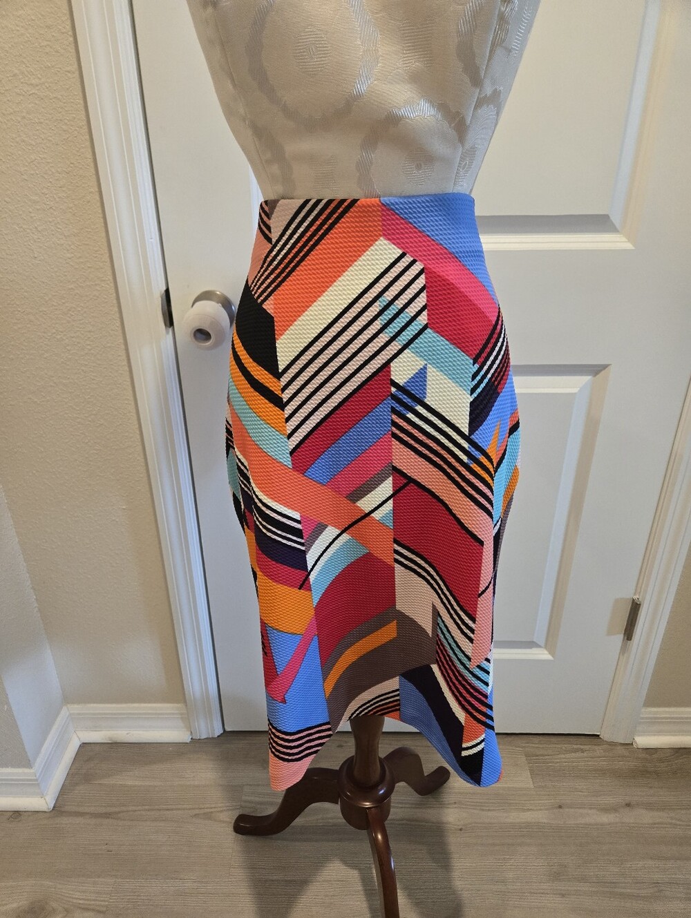 ECI NWT Multicolor Geometric Pencil Skirt Size 1X - Picture 2 of 7